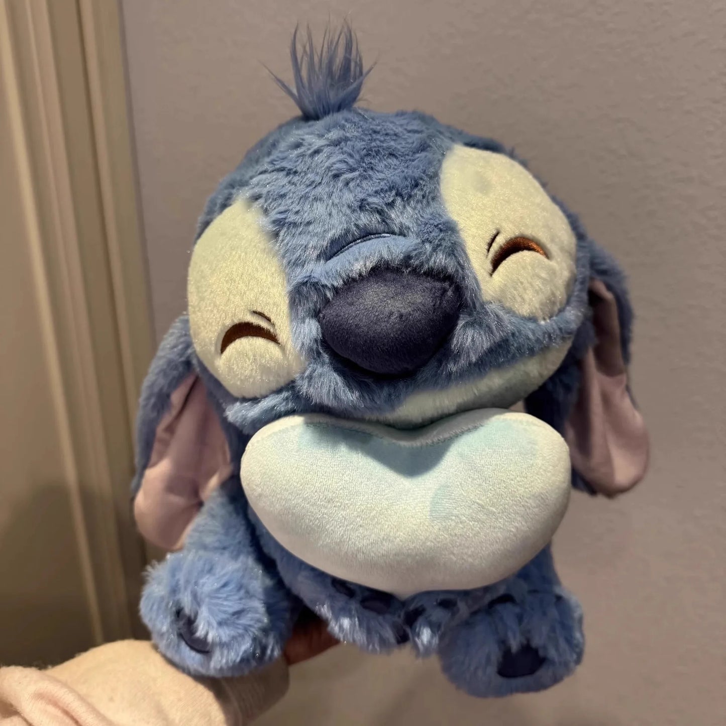 Abrazos de ensueño de Disney: Peluche de Stitch y Lilo