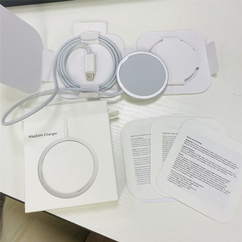 AirSnap Mag 15 – Wireless iPhone Power Hub